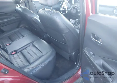 2019 Nissan Kicks Sr z USA, uszkodzony, nr VIN 3N1CP5CU9KL523904